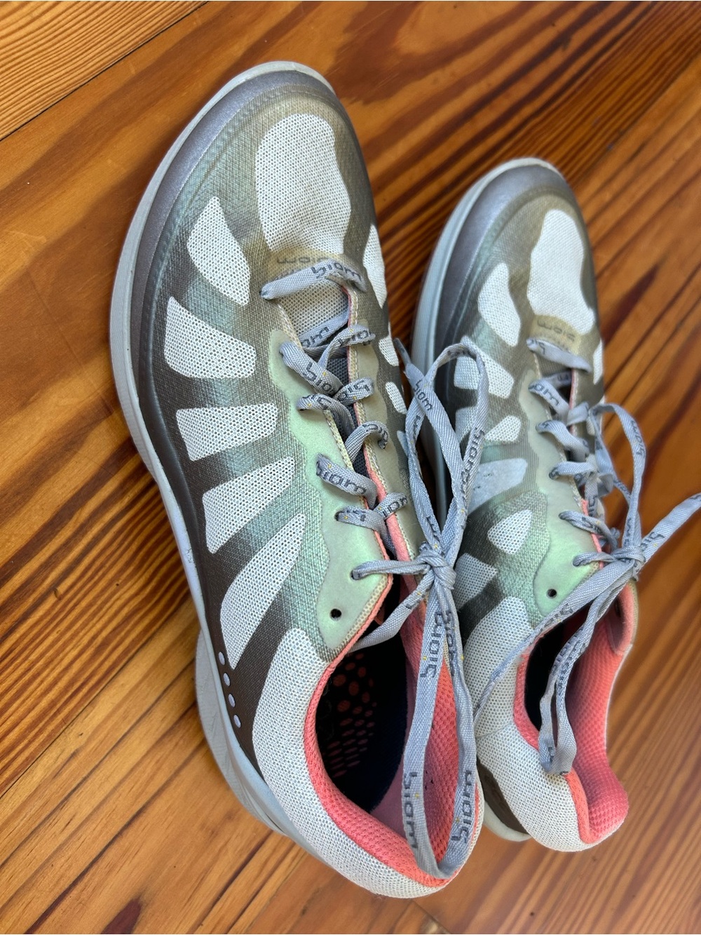 Ecco Biom Lightweight Women's Gray and Coral Athletic Sneakers size 39 (8)